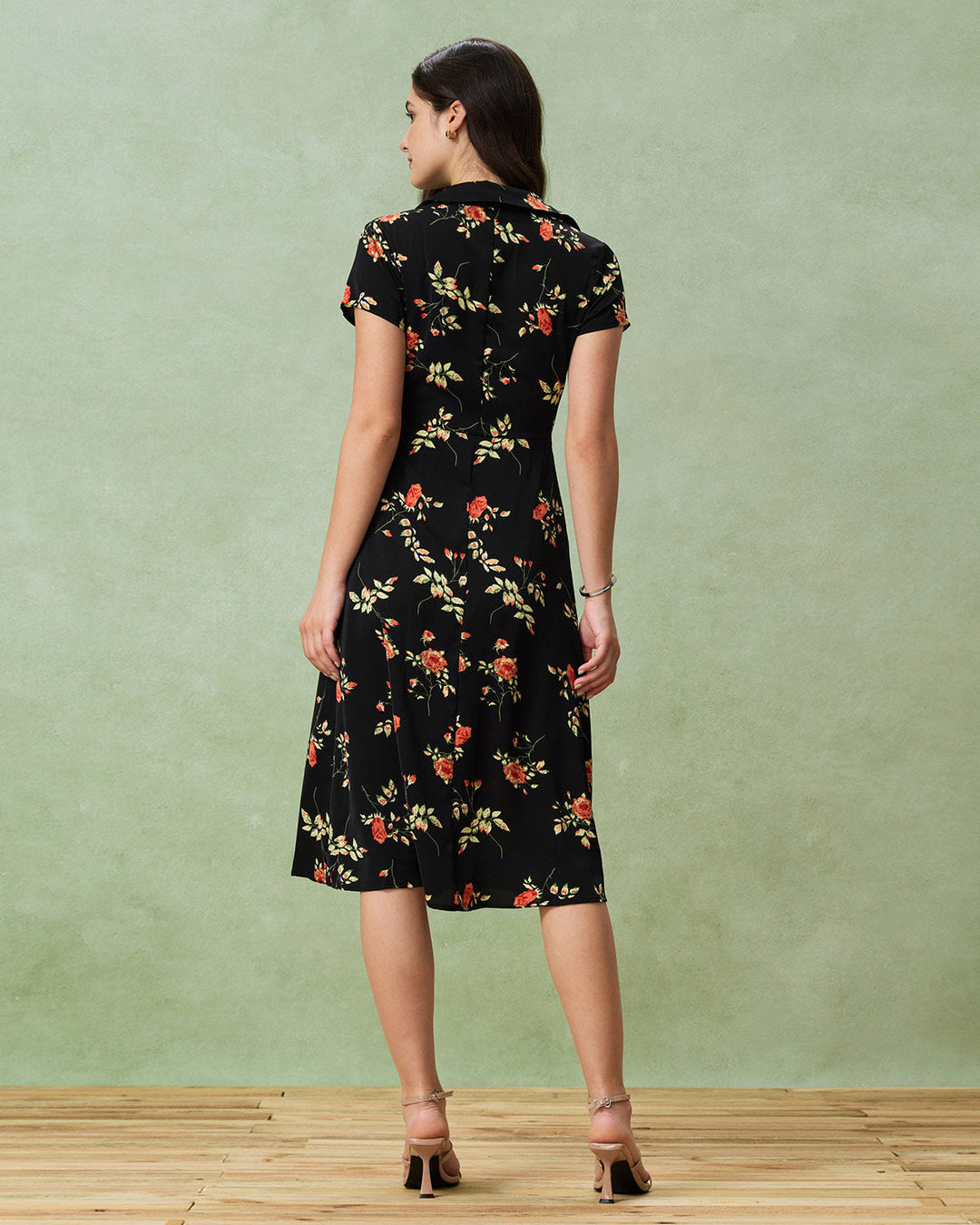 Glória - Vestido Midi Negro Floral