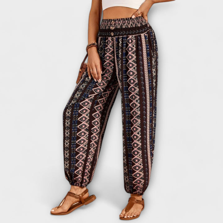 Escarlete - Pantalones con gráficos étnicos