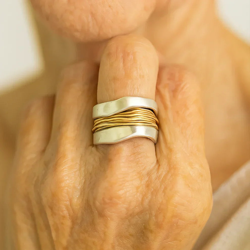 Anillo de Plata con Hilos de Oro