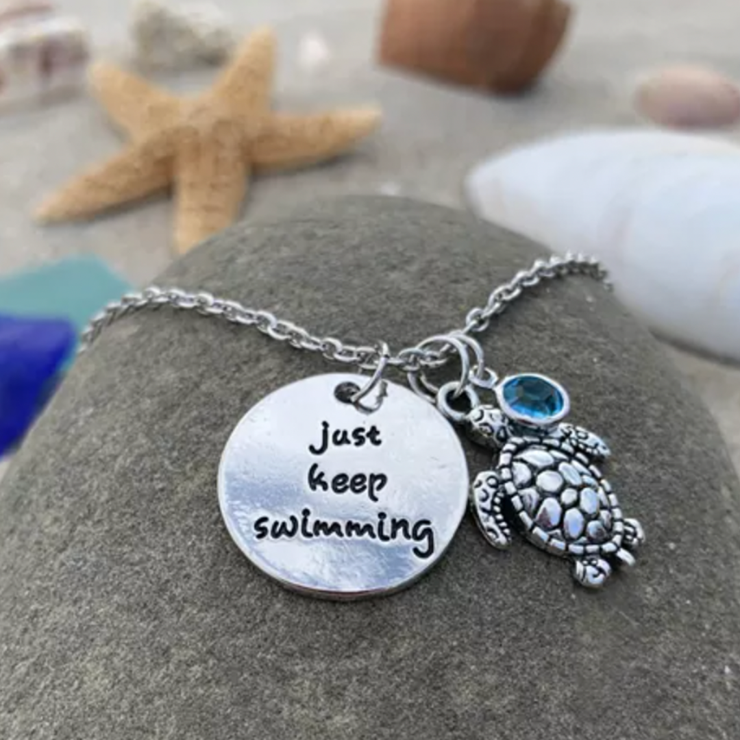 Collar de plata tortuga "Sigue nadando"