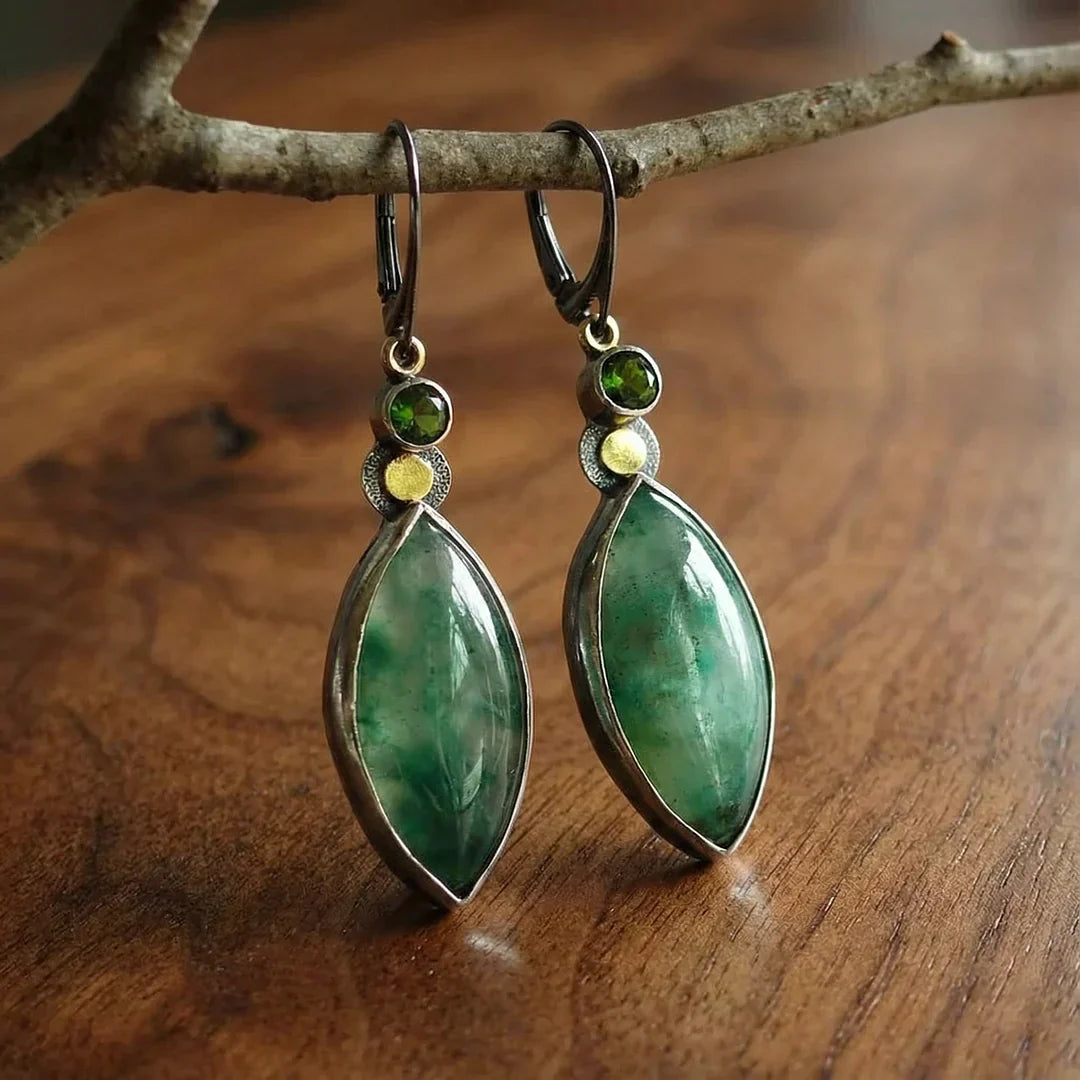 Pendientes vintage con piedra verde