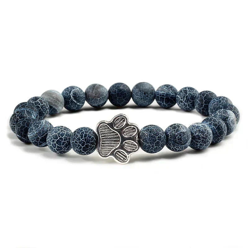 Pulsera con Perlas en Forma de Huella – Diseño de Piedra Natural