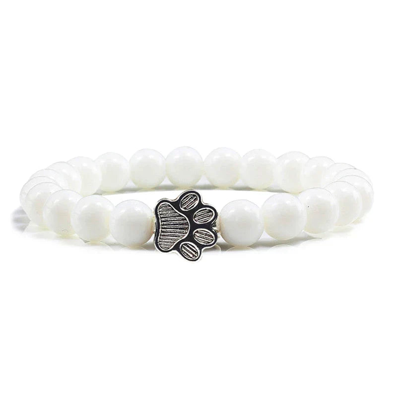 Pulsera con Perlas en Forma de Huella – Diseño de Piedra Natural