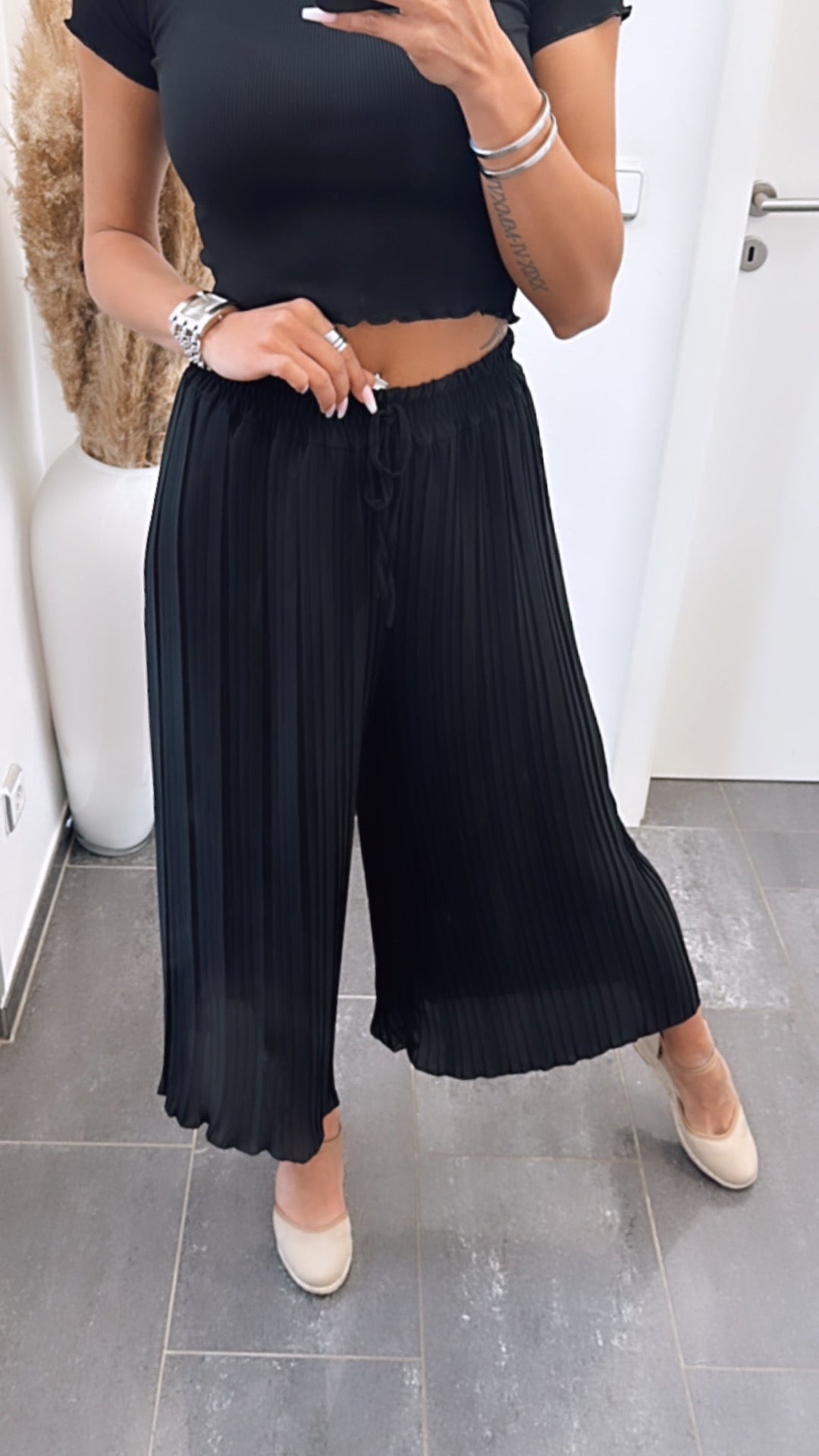 Maia - Pantalones Plisados Negros