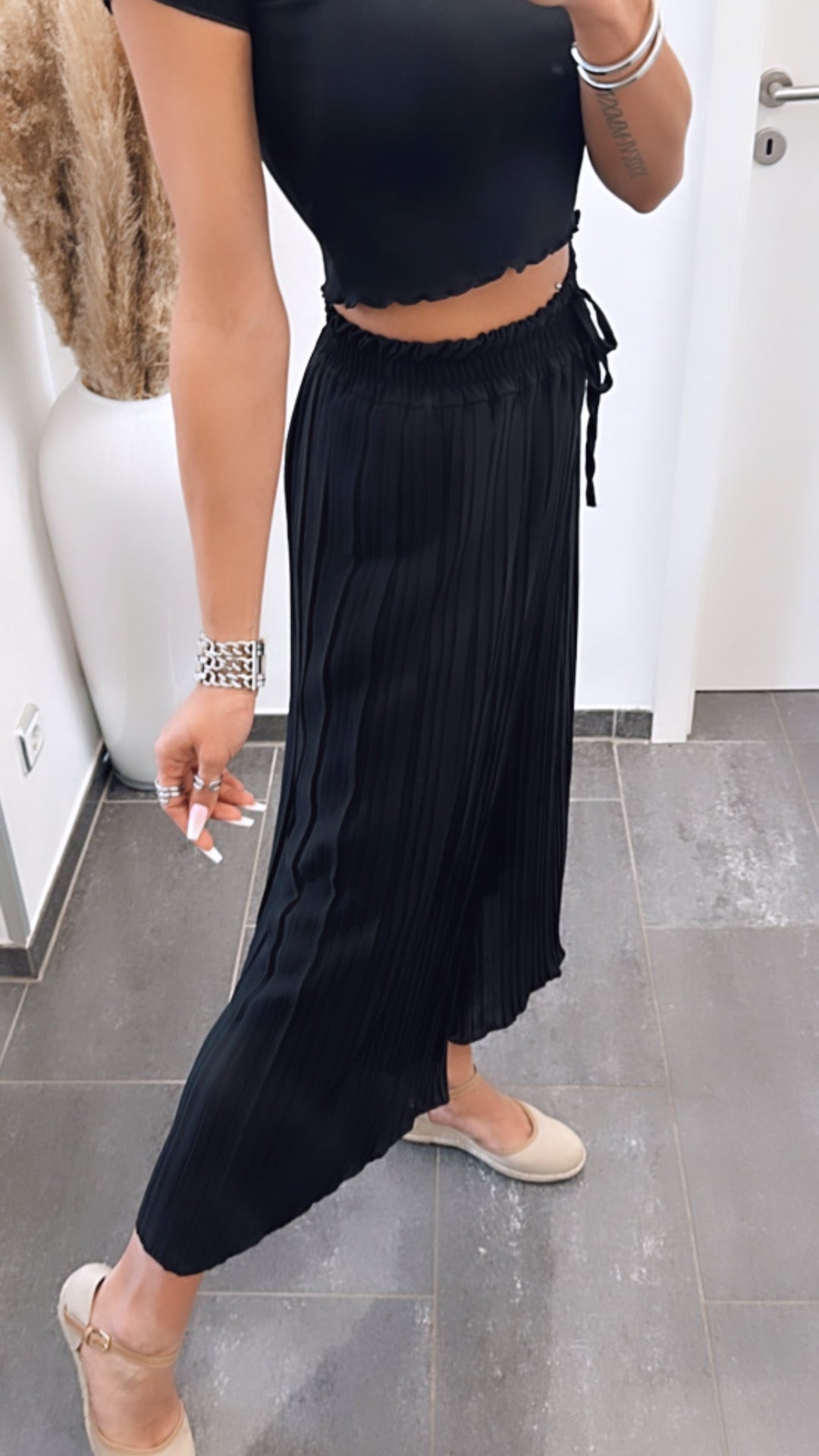 Maia - Pantalones Plisados Negros