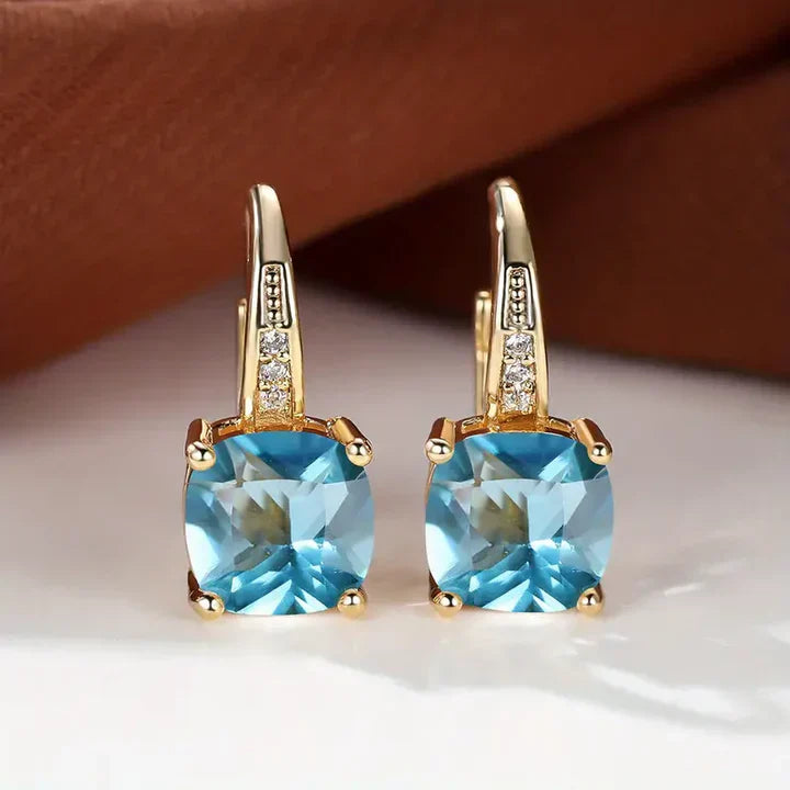 Pendientes Hoop Dorados con Piedras Misteriosas