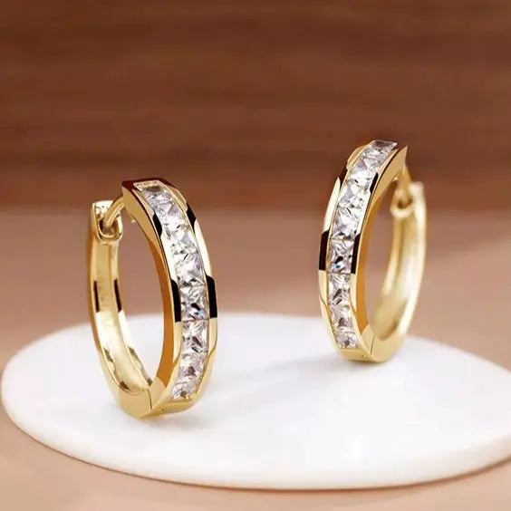 Aros Chic Dorados con Cristales