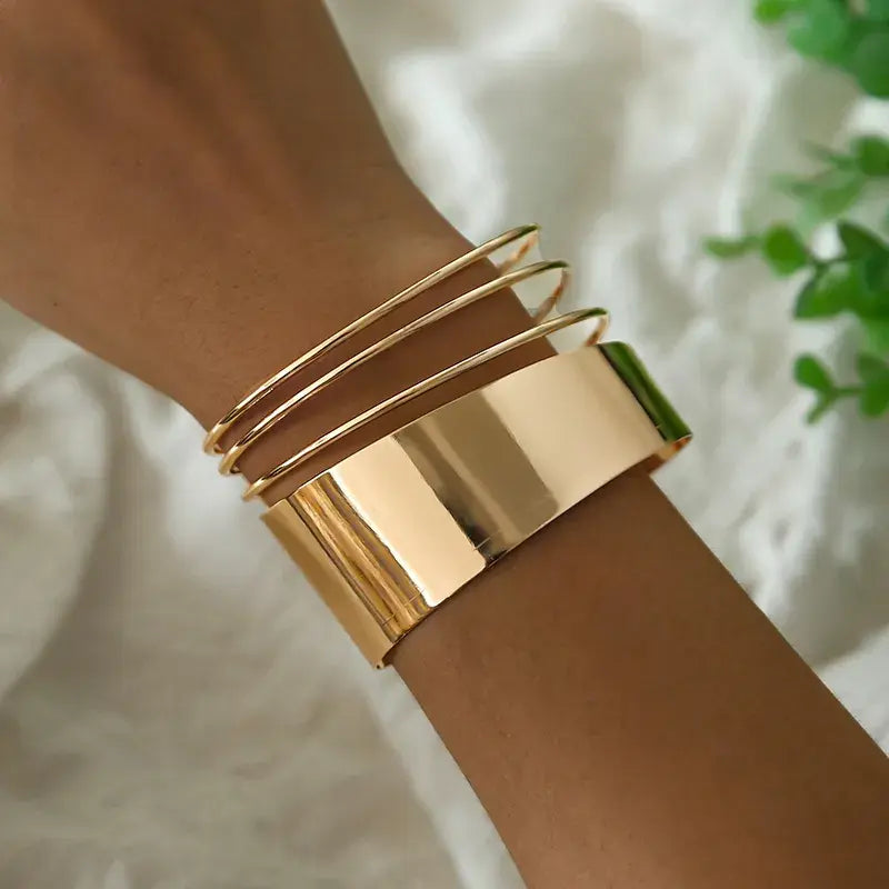 Pulsera retro clásica en color dorado