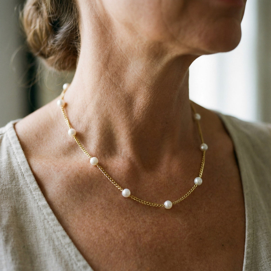Collar Dorado con Perla Natural