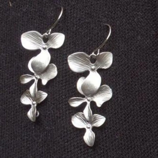 Collar y Pendientes Pétalos de Plata