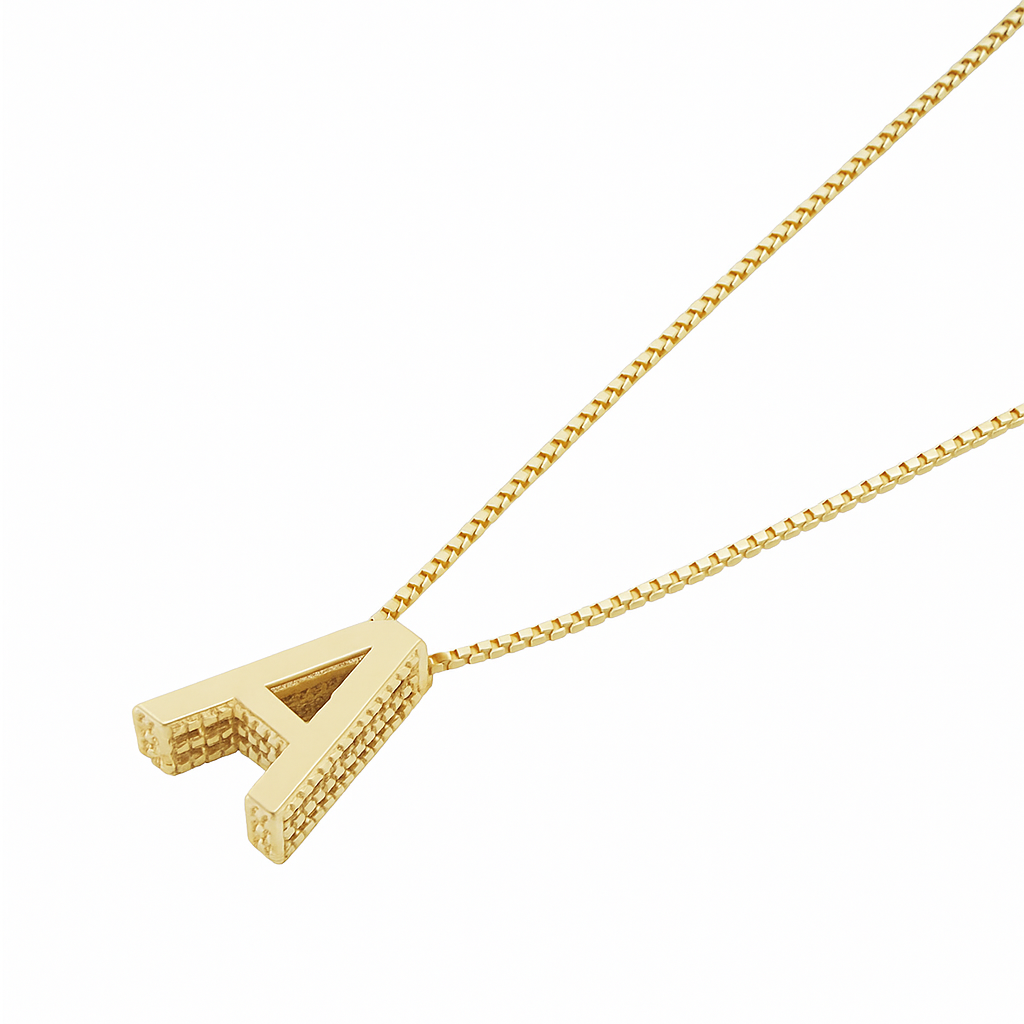 Collar con inicial en oro