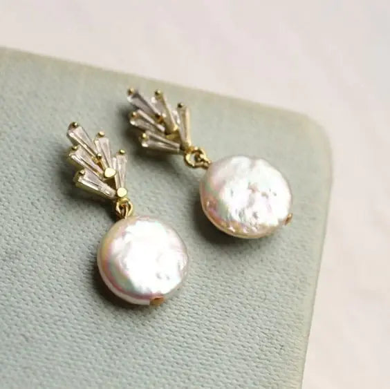 Pendientes elegantes de perla barroca