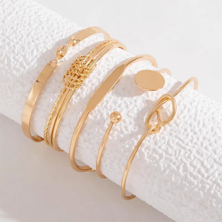 Conjunto de joyas elegante con nudos