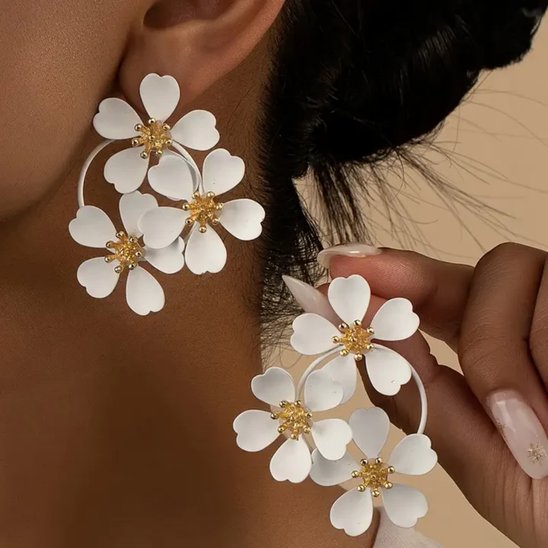 Pendientes colgantes con flores retro blancas
