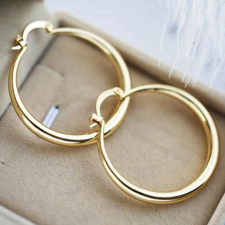 Pendientes de Oro Grande en Forma de Aro