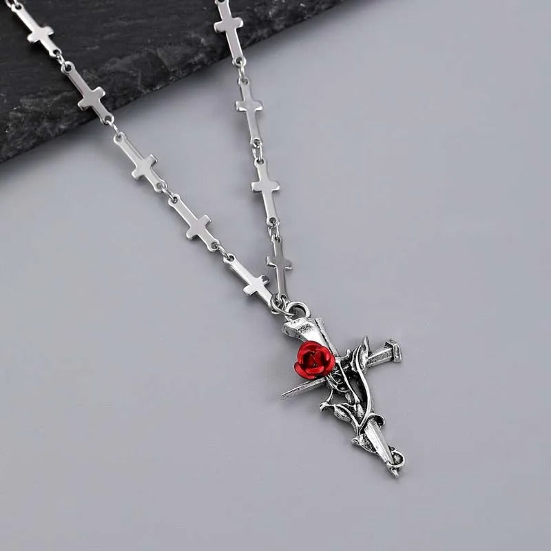 Colgante Cruz de Plata y Rosa Roja
