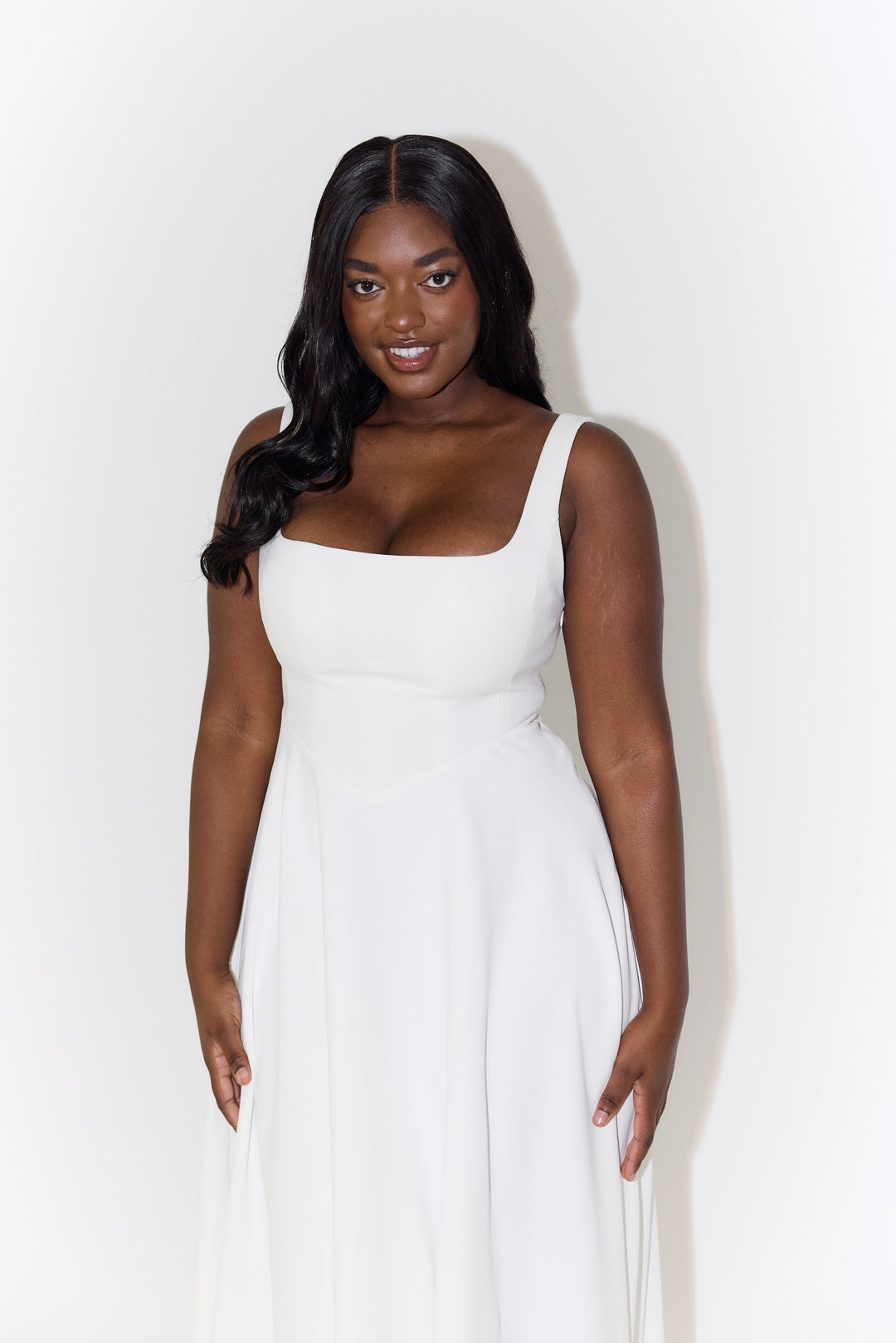 Amélia - Vestido Midi Atemporal