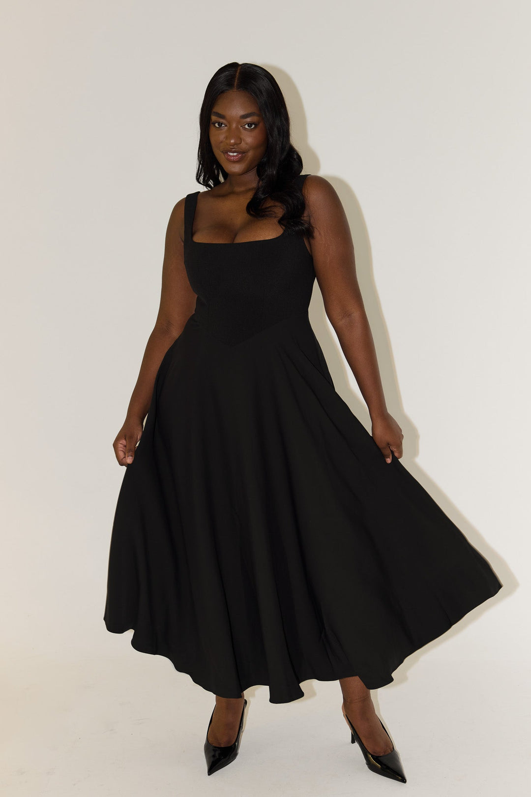 Amélia - Vestido Midi Atemporal