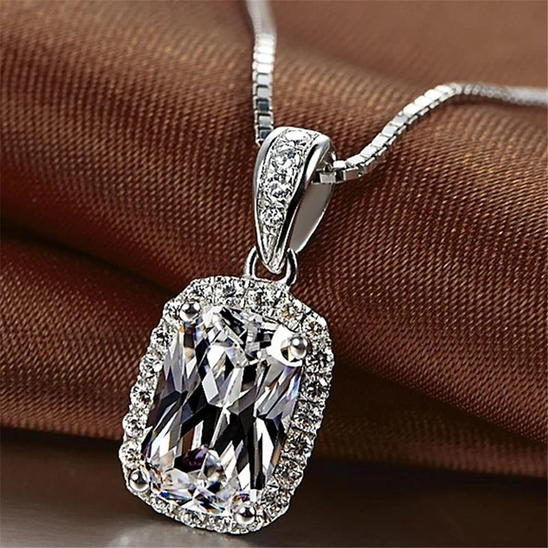 Collar retro de plata con corte de cristal en forma de almohada