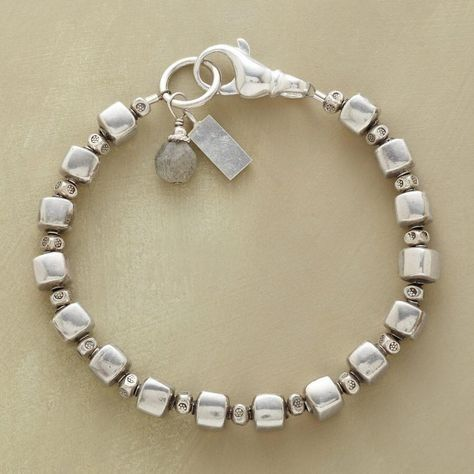 Pulsera retro con cuentas cúbicas de plata