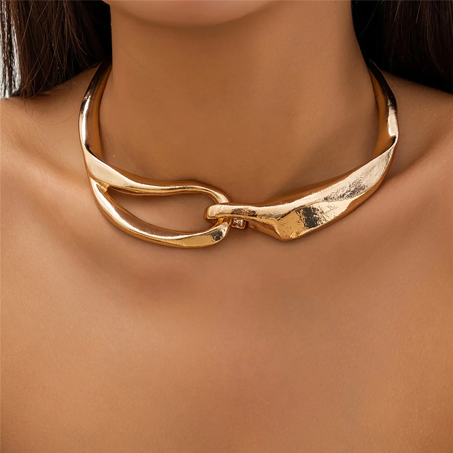 Collar retro dorado