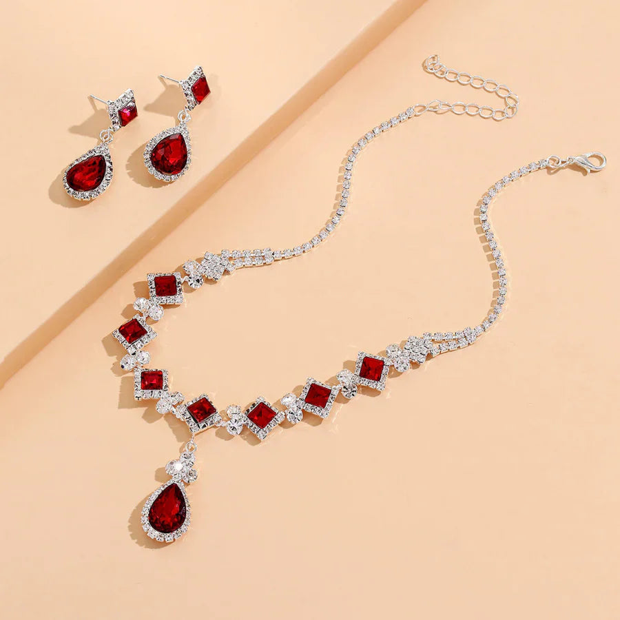 Conjunto "Gota Roja" con choker y pendientes colgantes