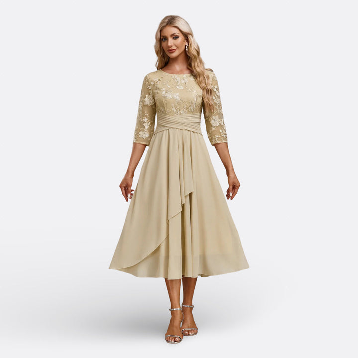 Mariana - Vestido de Encaje y Manga Corta