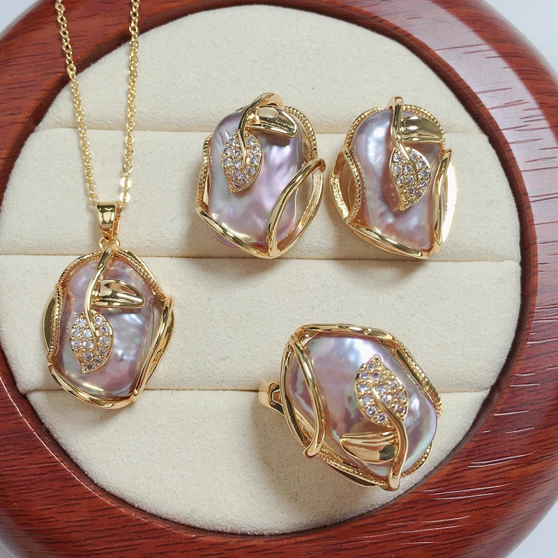 Conjunto de Collar + Pendientes de Perlas de Agua Dulce en Oro